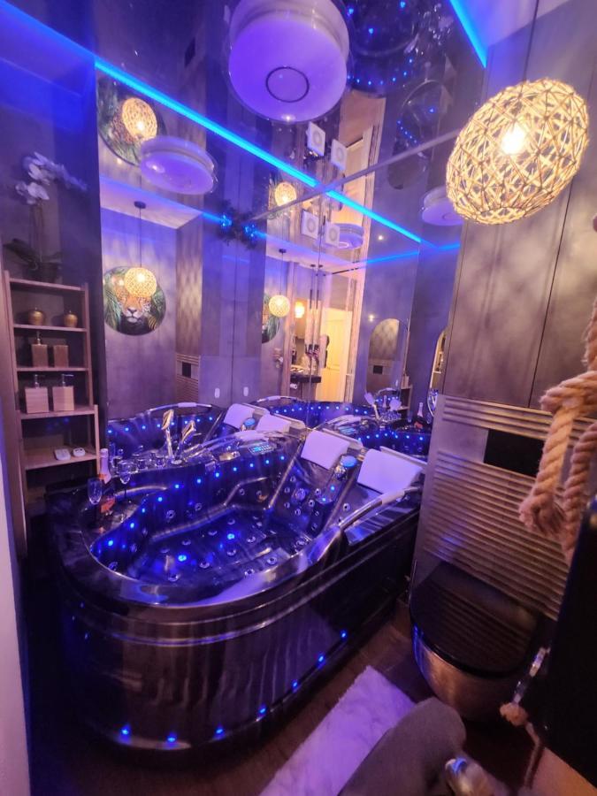Warszawa Wola Wyjatkowe Studio Z Jacuzzi, Sauna I Fotelem Do Masazu - Exceptional Studio In Warsaw With Jacuzzi, Sauna And Massage Chair Luaran gambar